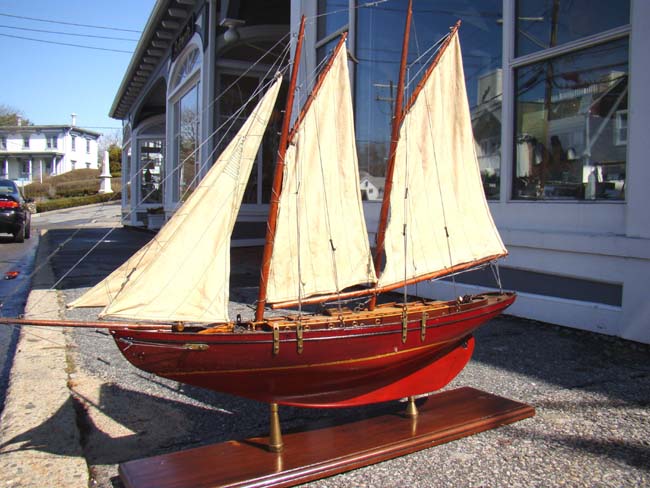 A highly detailed Antique Pond Model of a two-masted  Schooner circa 1935 — image 2